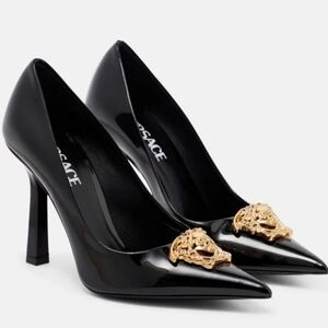 NEW Versace Medusa head patent leather pumps in size 37